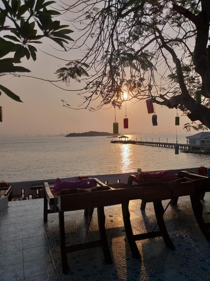 Pikun Resort Koh Larn Extérieur photo